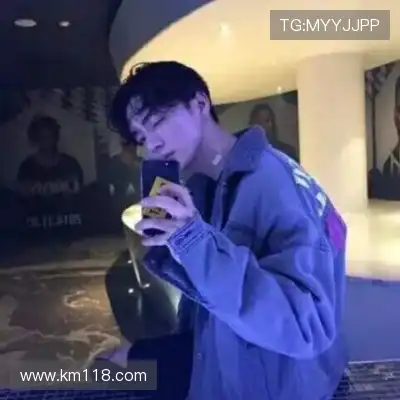 滑凤默